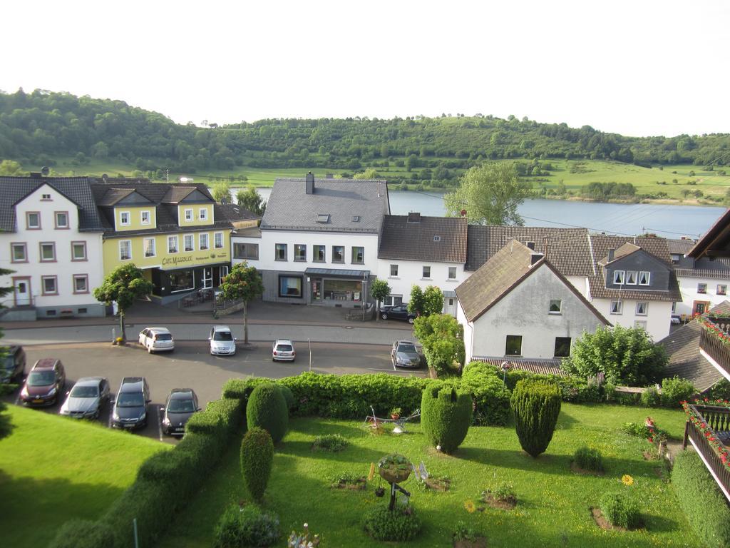 Ferienwohnungen Haus Hinneres Schalkenmehren Zimmer foto